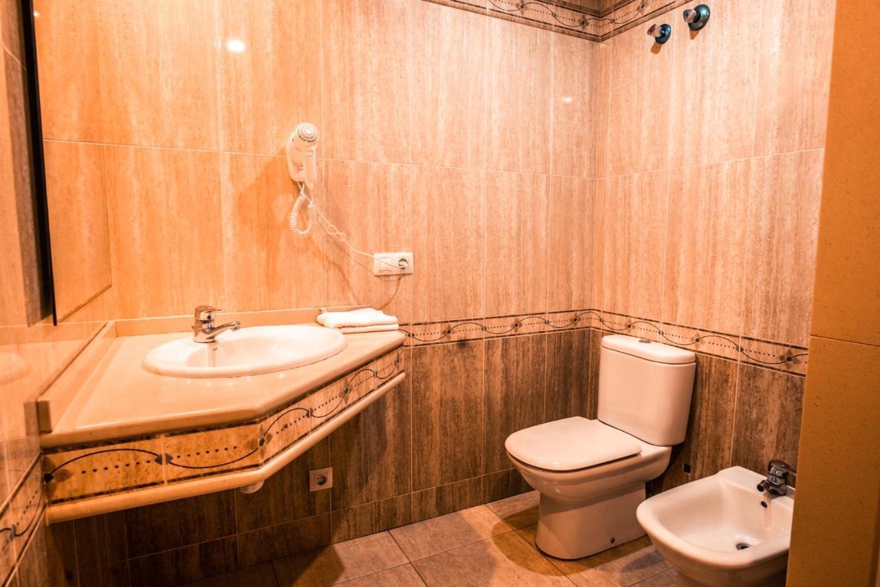 Apartaments Yaco Lloret de Mar Ngoại thất bức ảnh